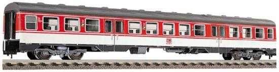 Centre Passenger car for diesel railcar unit class 914 without motor<br /><a href='images/pictures/Fleischmann/4433.jpg' target='_blank'>Full size image</a>